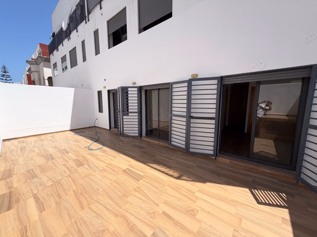 Apartamento en alquiler en Oasis. Superficie total 140 m². Plazas de aparcamiento y terraza