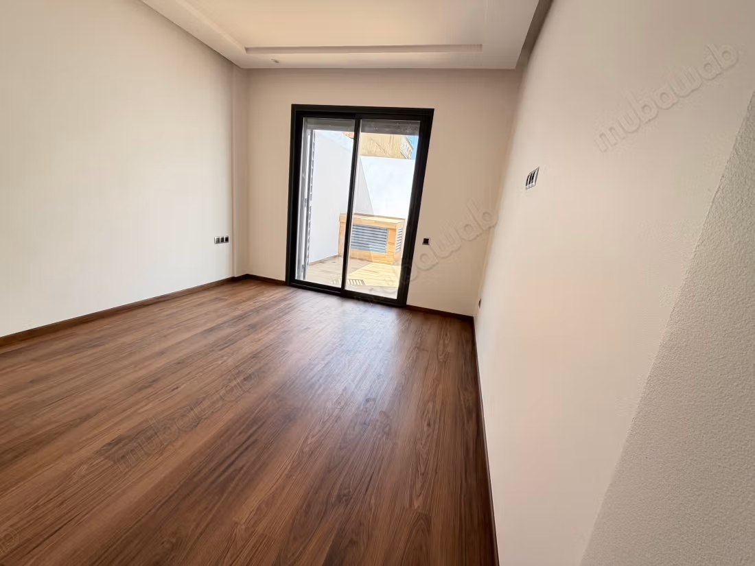 Apartamento en alquiler en Oasis. Superficie total 140 m². Plazas de aparcamiento y terraza