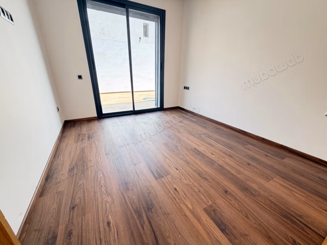 Apartamento en alquiler en Oasis. Superficie total 140 m². Plazas de aparcamiento y terraza