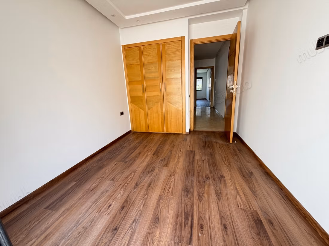 Apartamento en alquiler en Oasis. Superficie total 140 m². Plazas de aparcamiento y terraza