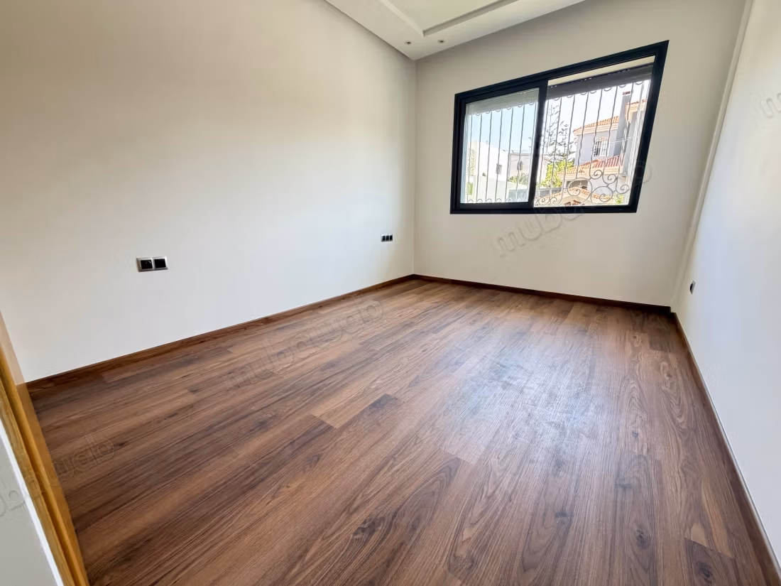 Apartamento en alquiler en Oasis. Superficie total 140 m². Plazas de aparcamiento y terraza