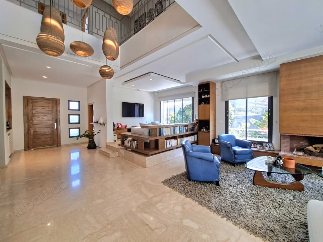 Luxe villa te koop met zeezicht