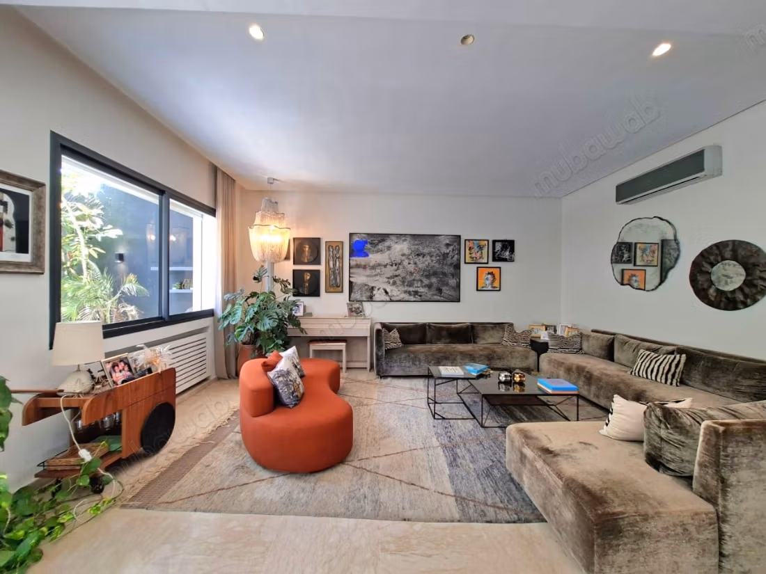 Luxe villa te koop met zeezicht