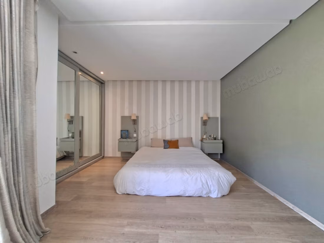 Luxe villa te koop met zeezicht