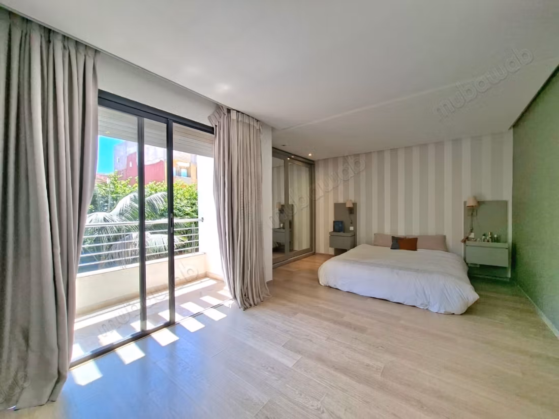 Luxe villa te koop met zeezicht