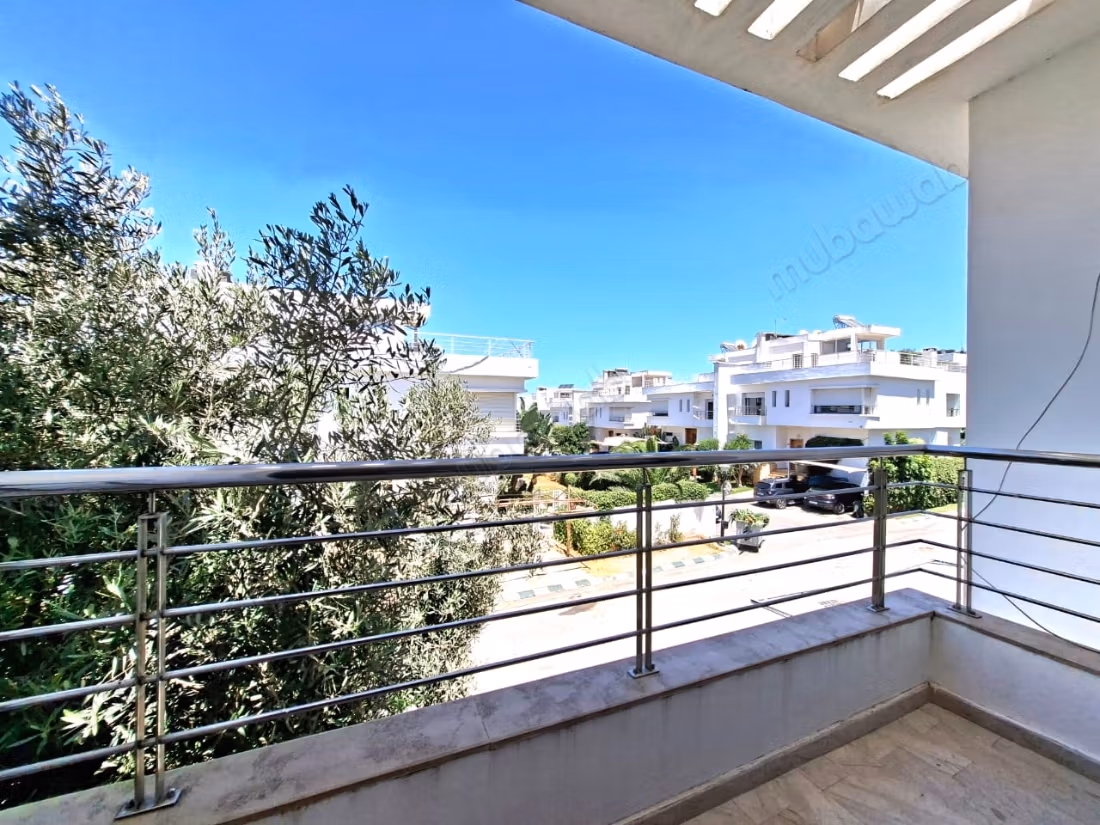 Luxe villa te koop met zeezicht