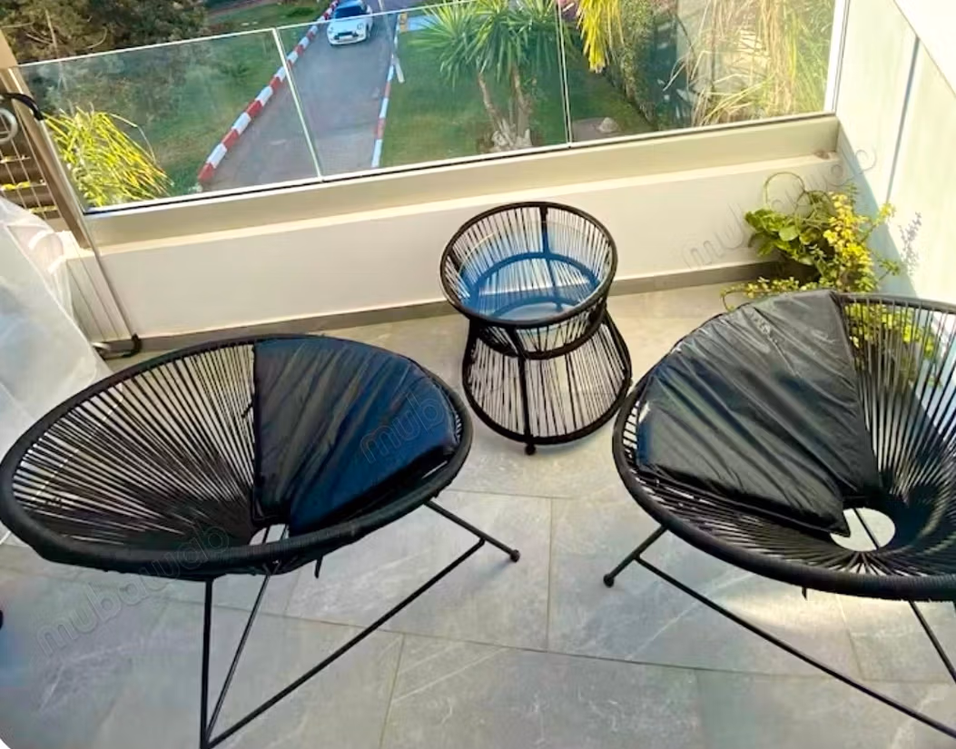 Estudio moderno con pequeña terraza en una residencia tranquila a 2 pasos de CFC