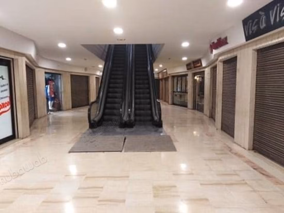 Negozio in vendita a Sfax con parcheggio sotterraneo