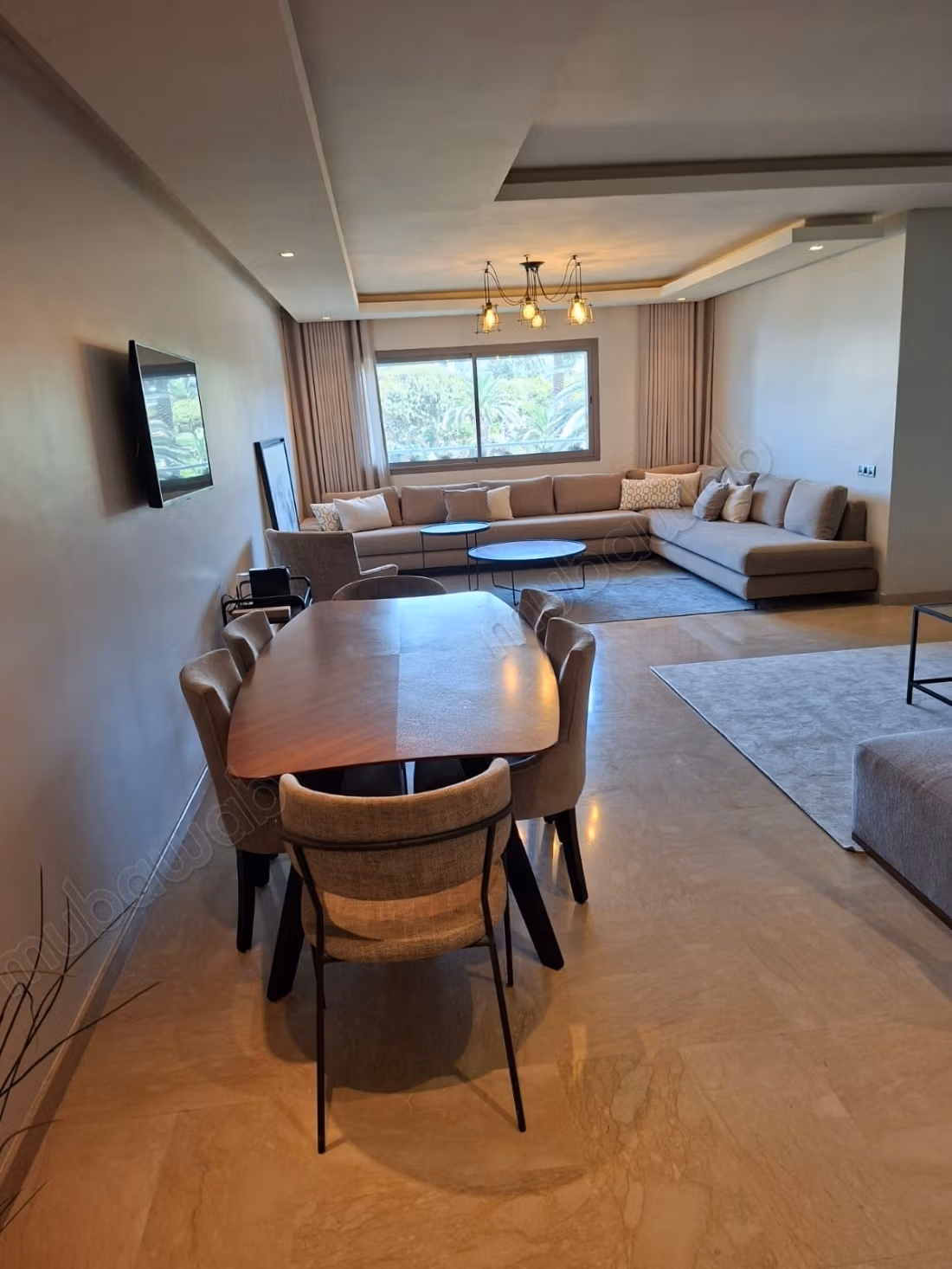 Location d'un appartement à Palmier.
Surface de 166 m².
Bien meublé