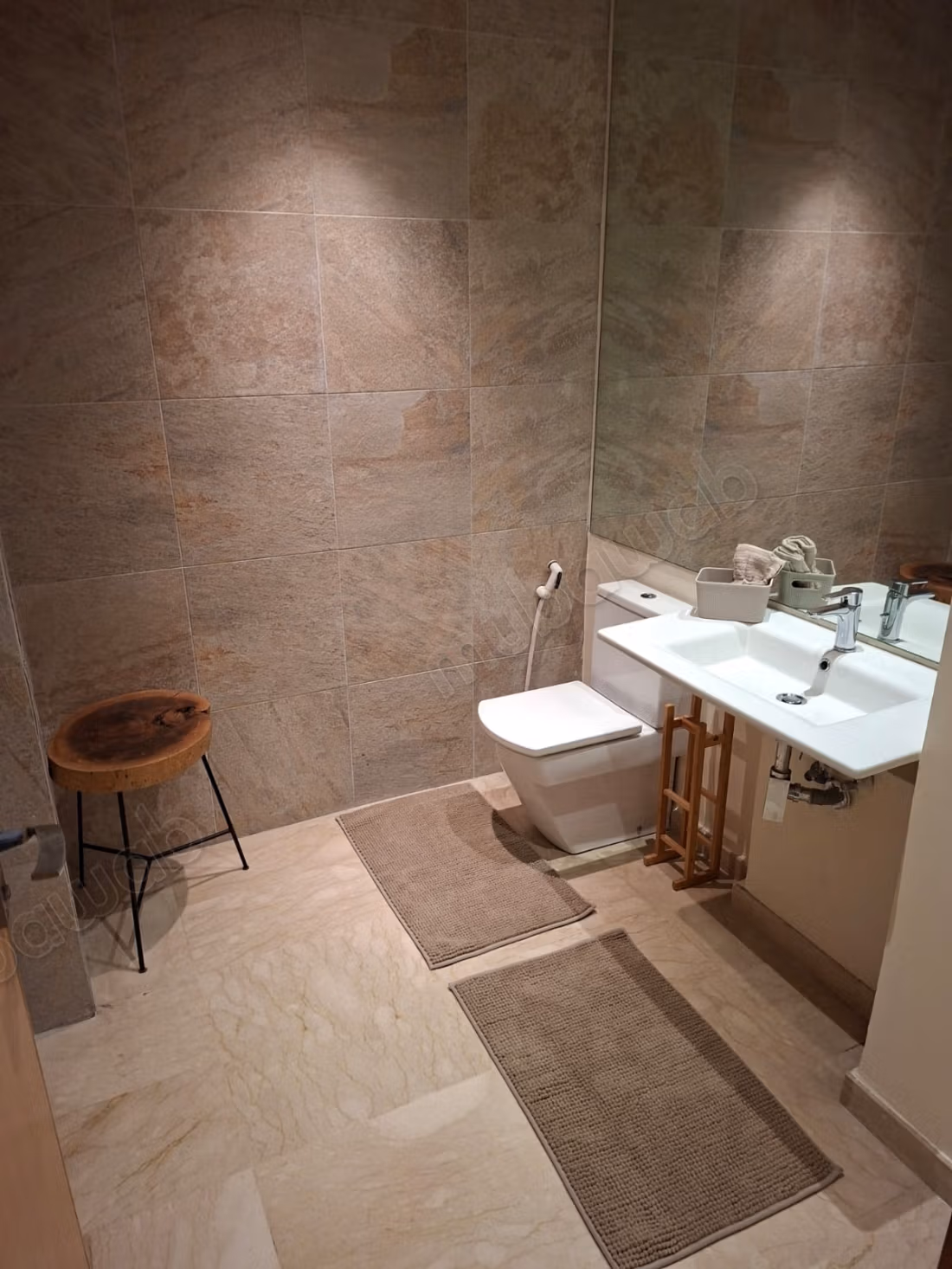 Location d'un appartement à Palmier.
Surface de 166 m².
Bien meublé
