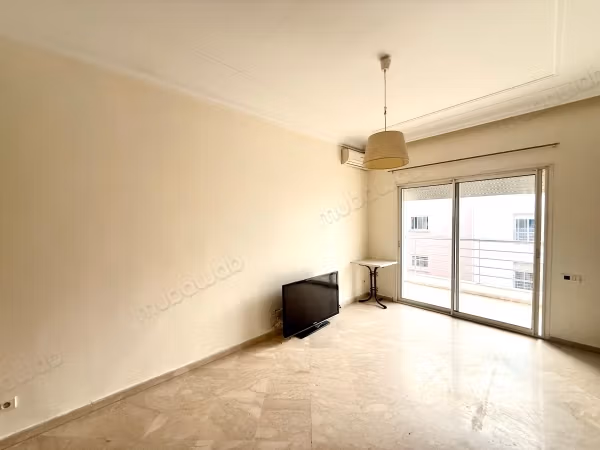 En Location Vide: Magnifique Studio en location vide aux Princesses Casablanca.
Immeuble Familiale sans Airbnb