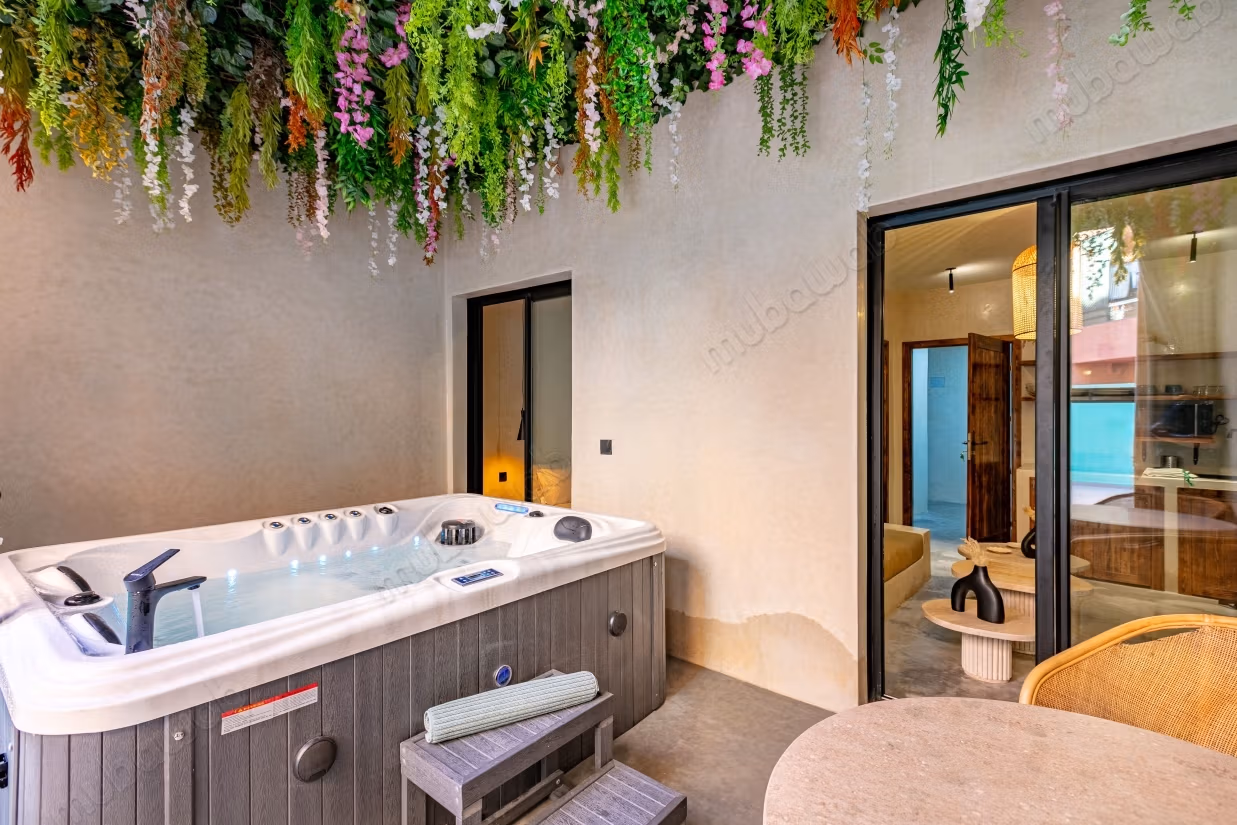3 Gemeubileerde Suites met Jacuzzi