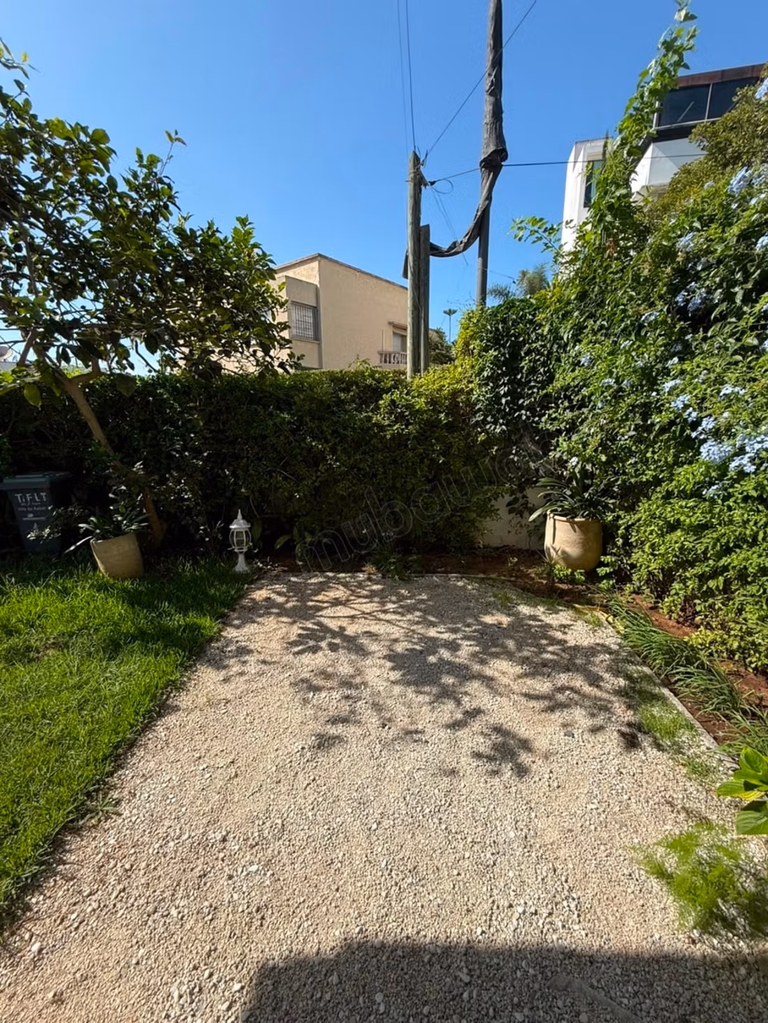 Villa à louer en Hassan Centre Ville. Surface totale 250 m². Vue exceptionnelle sur les montagnes, porte blindée