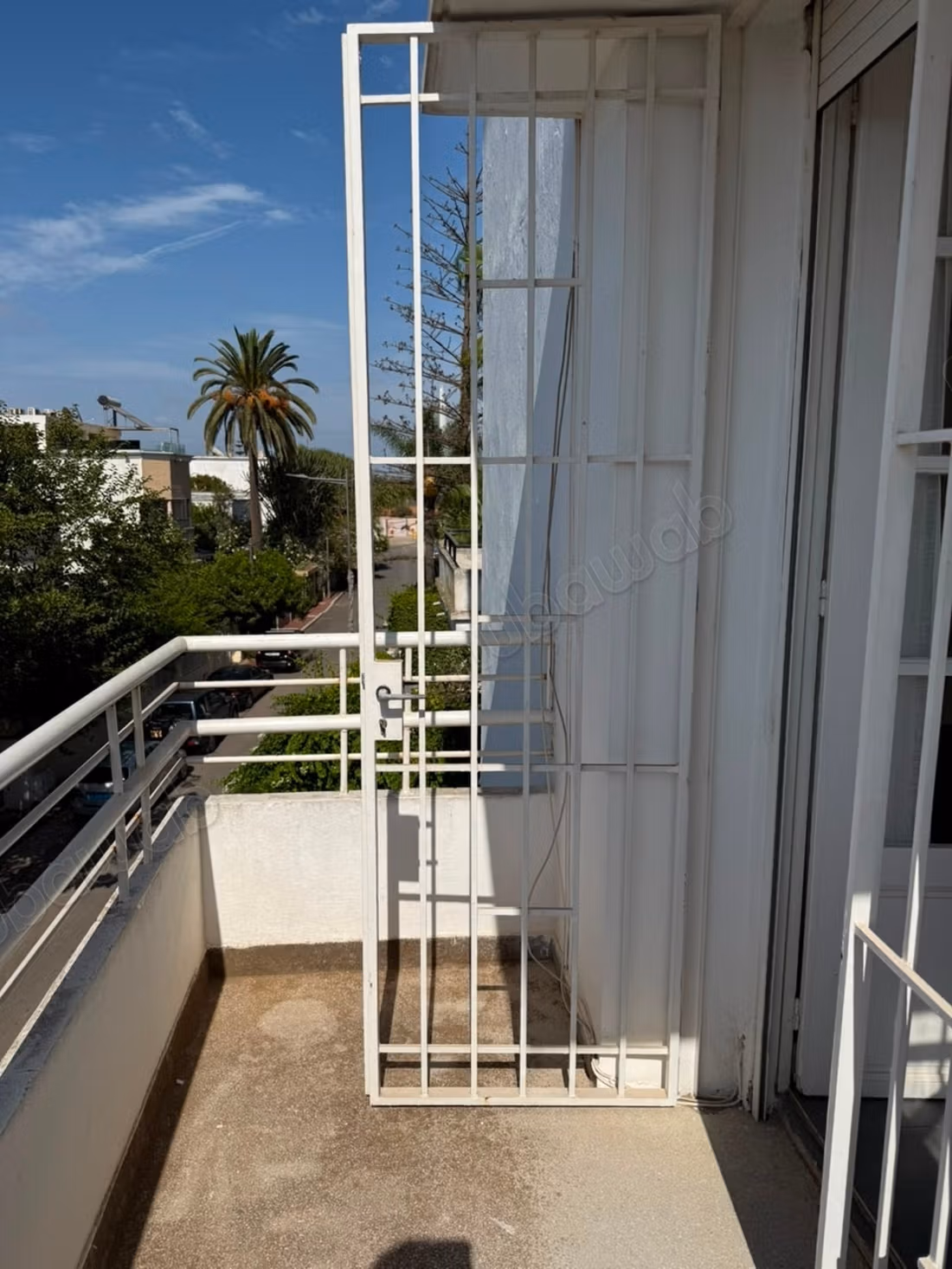 Villa à louer en Hassan Centre Ville. Surface totale 250 m². Vue exceptionnelle sur les montagnes, porte blindée