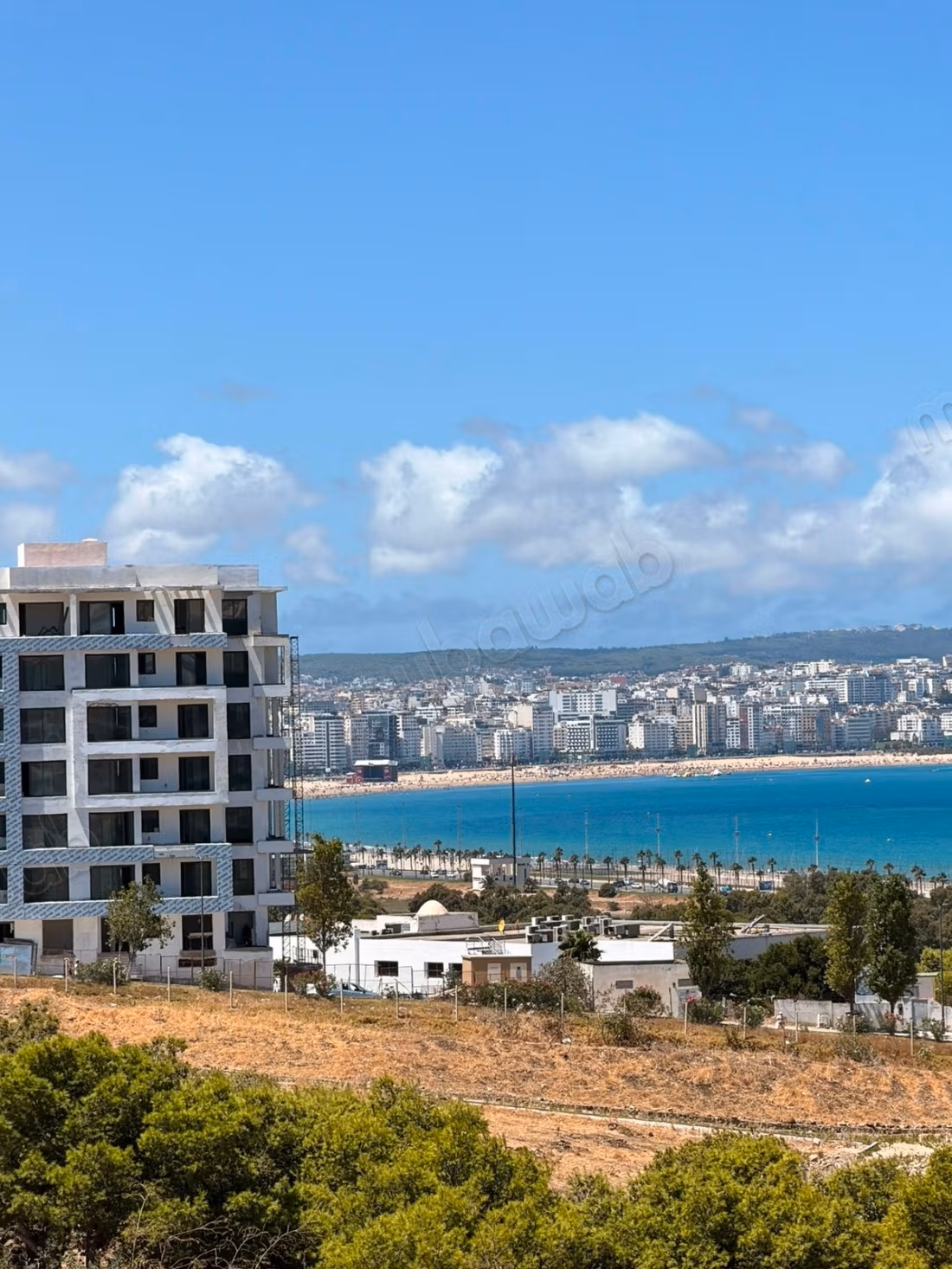 FOR RENT: Beautiful modern apartment with 3 bedrooms