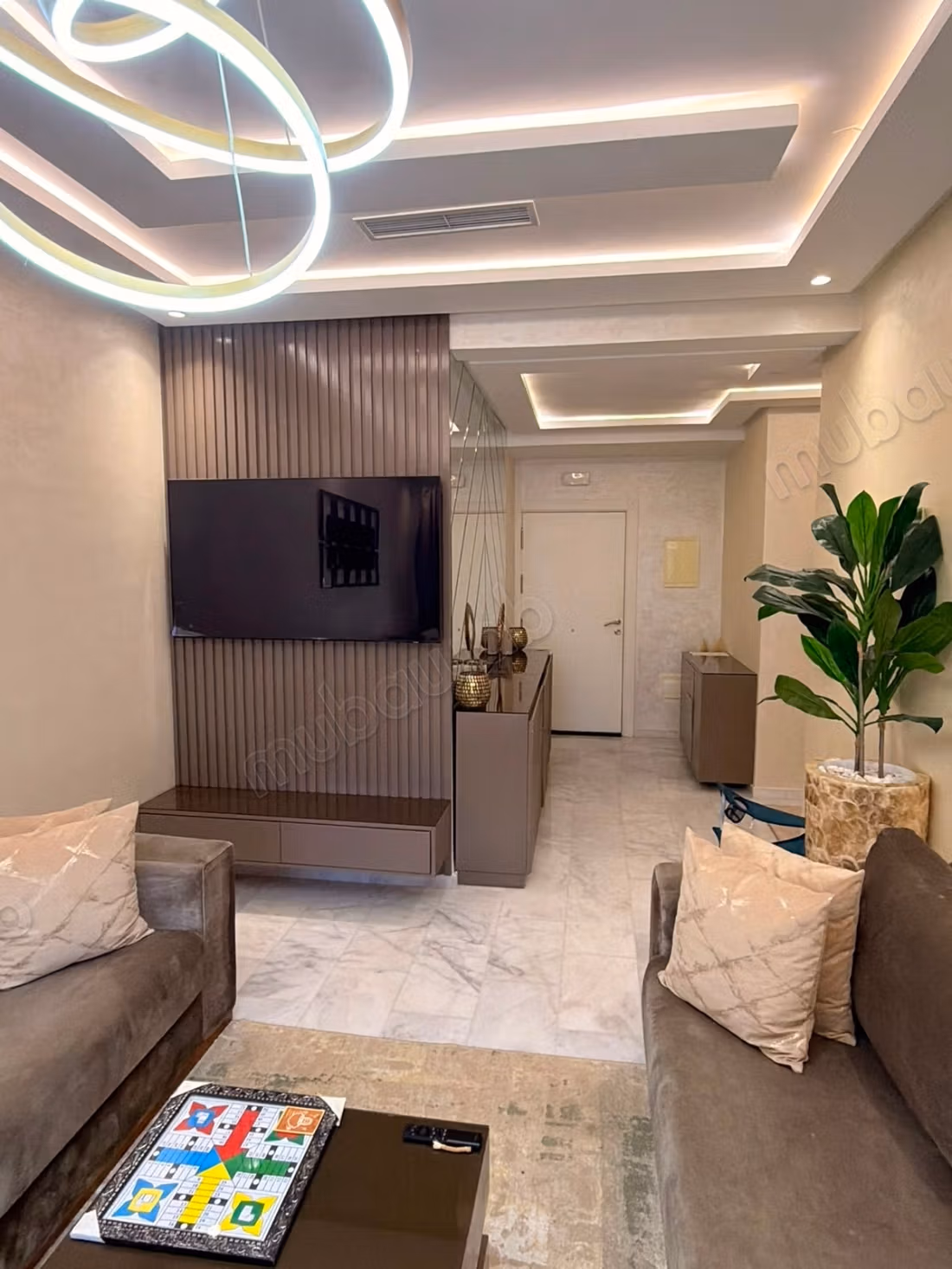 FOR RENT: Beautiful modern apartment with 3 bedrooms