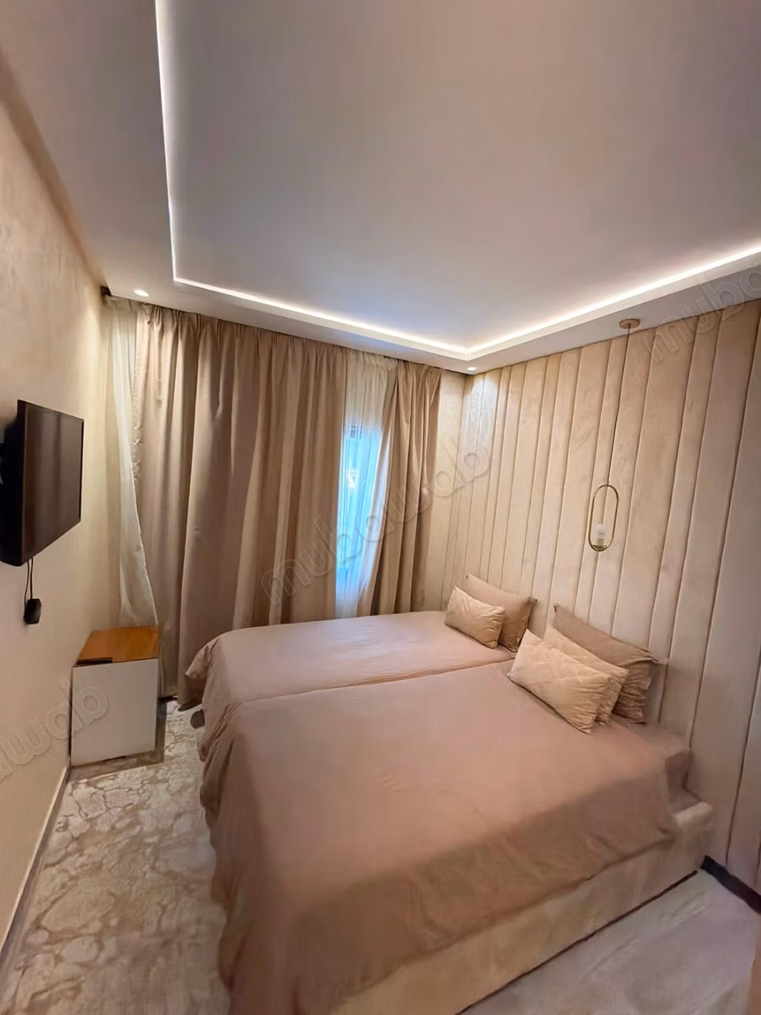 FOR RENT: Beautiful modern apartment with 3 bedrooms