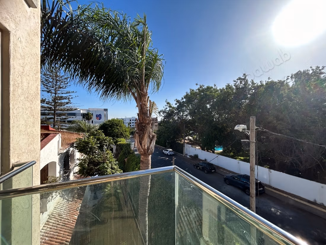 Appartement quasi neuf à Oasis