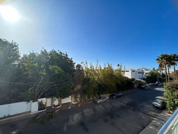 Appartement quasi neuf à Oasis
