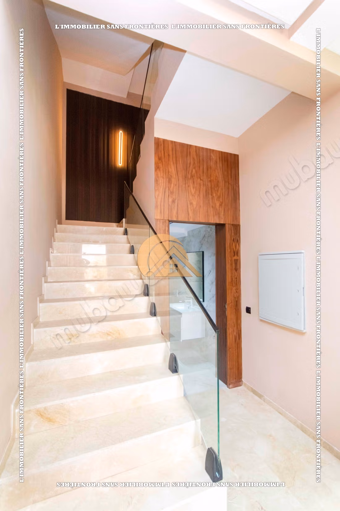 Villa vacía con piscina y jardín privado en venta en Targa