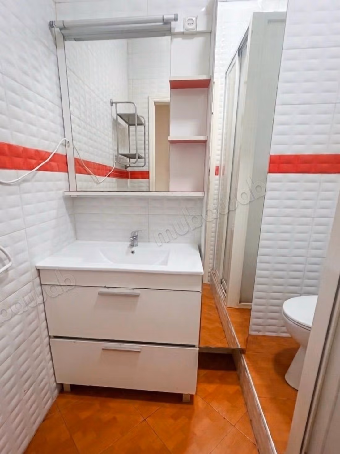 Vend appartement à Sidi Maarouf. 4 chambres agréables. Antenne parabolique et sécurité