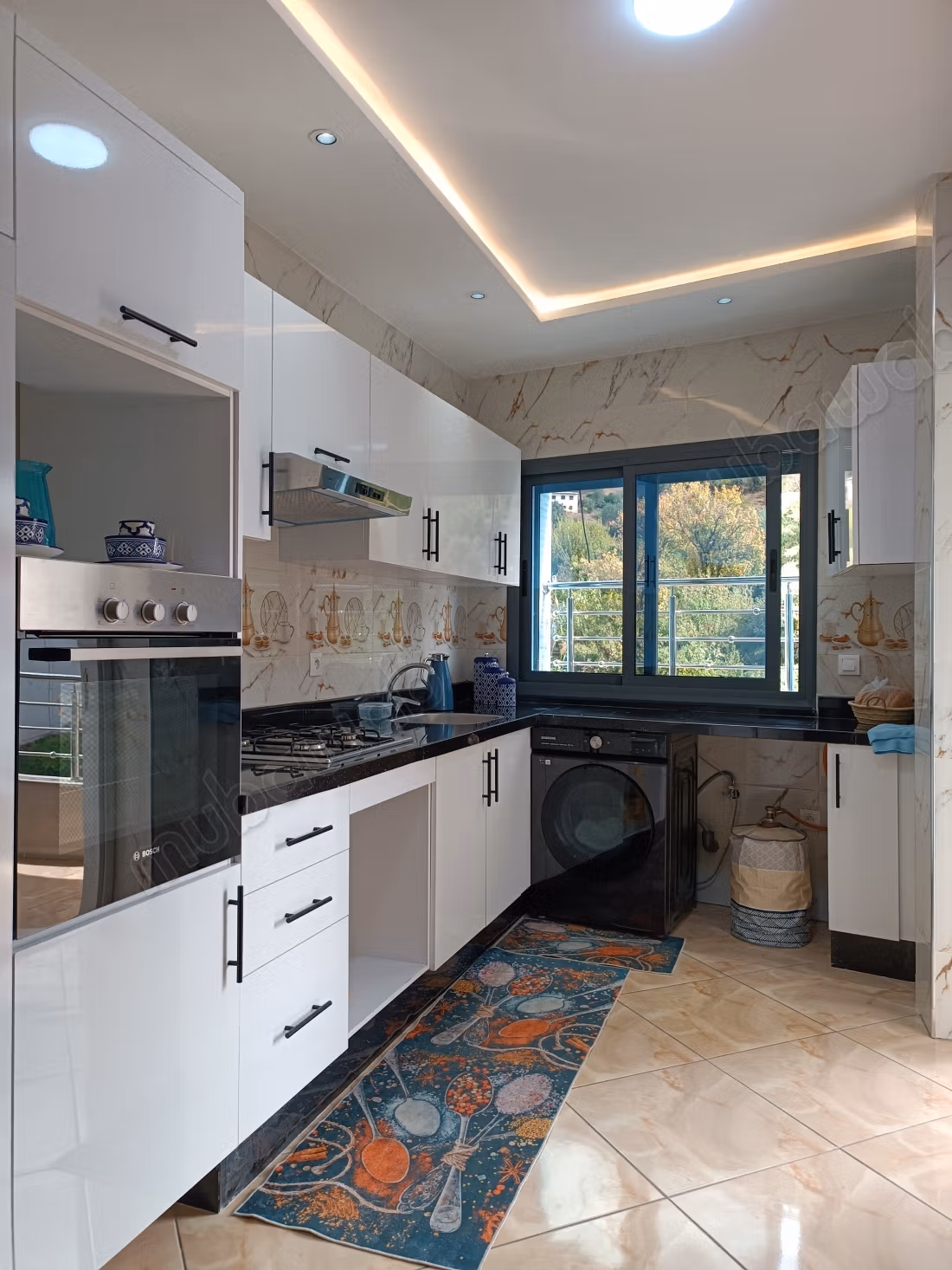 Apartments for rent in Chefchaouen. Total area 55 m². Traditional Moroccan living room, secure residence
