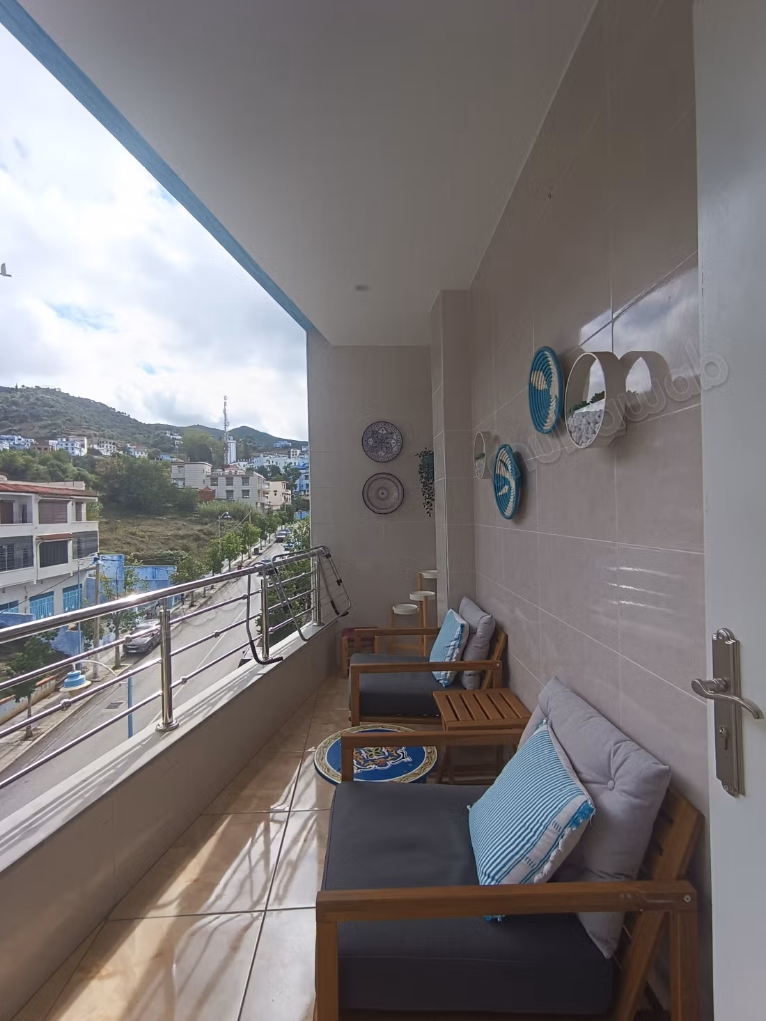 Apartments for rent in Chefchaouen. Total area 55 m². Traditional Moroccan living room, secure residence