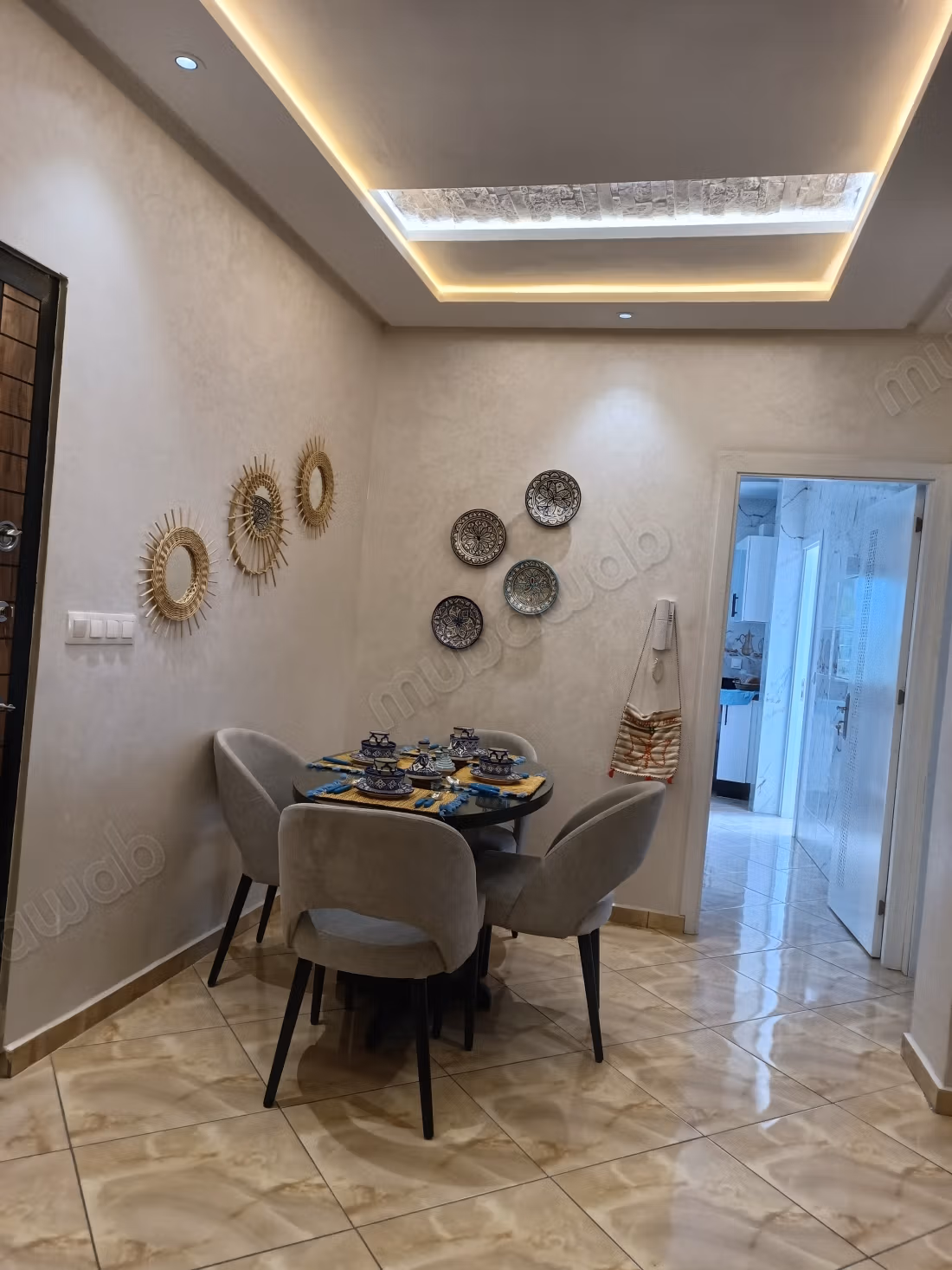 Apartments for rent in Chefchaouen. Total area 55 m². Traditional Moroccan living room, secure residence