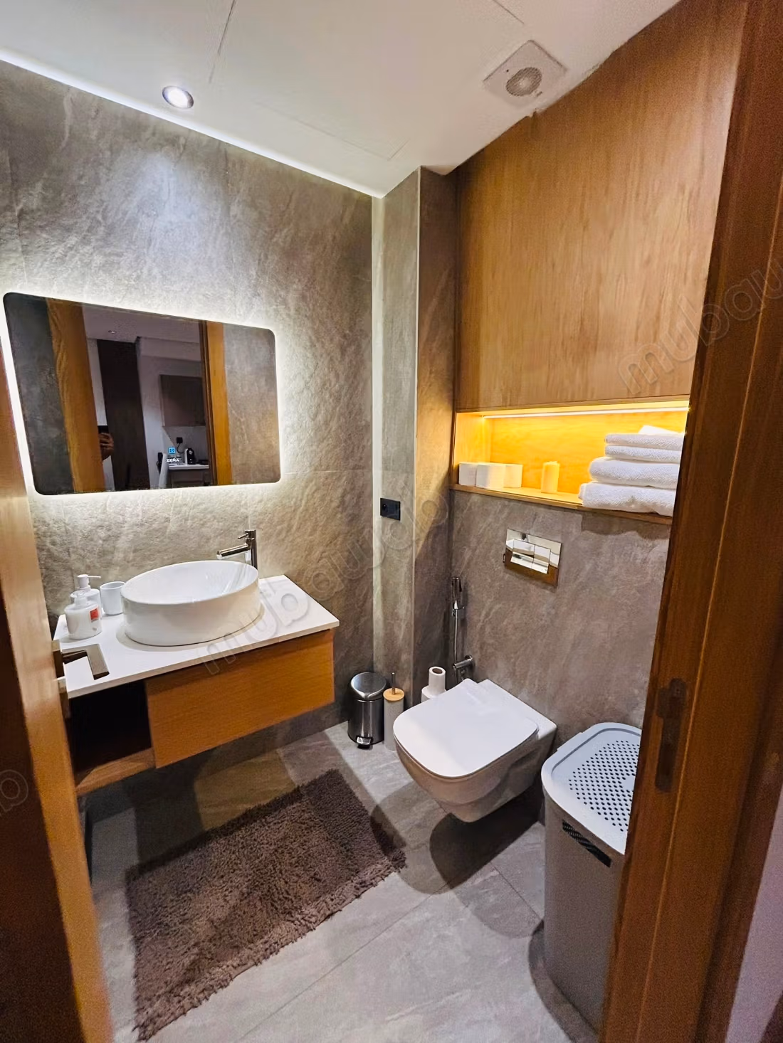 Alquila este apartamento en Las princesas. Superficie total 52 m². Bien amueblado