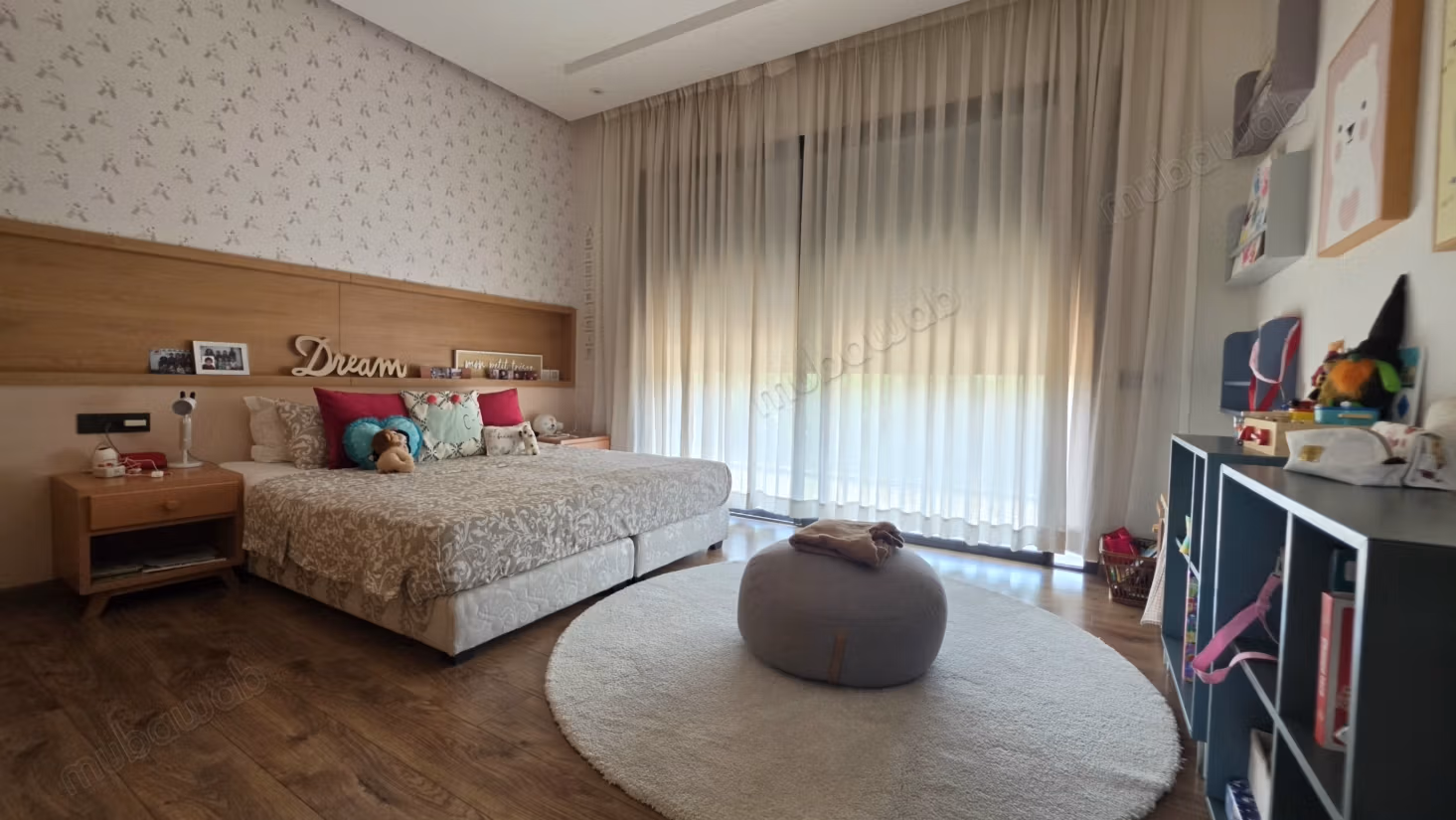 Uitzonderlijke gemeubileerde villa met zwembad in een privé en beveiligd complex