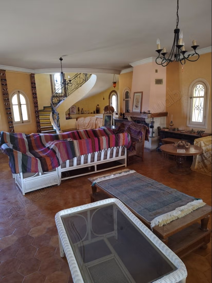 Venta de una casa excelente en Al-Falin. 10 habitaciones. Amueblado