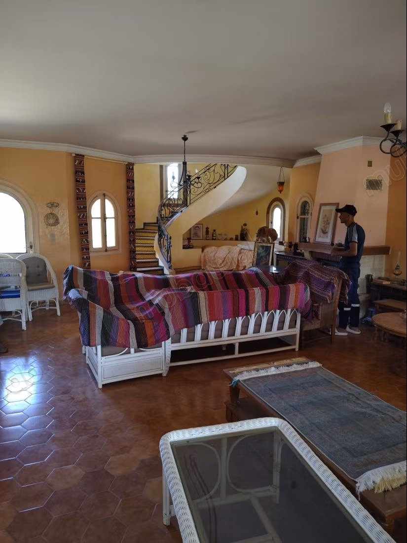 Venta de una casa excelente en Al-Falin. 10 habitaciones. Amueblado