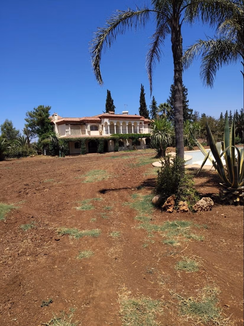 Venta de una casa excelente en Al-Falin. 10 habitaciones. Amueblado