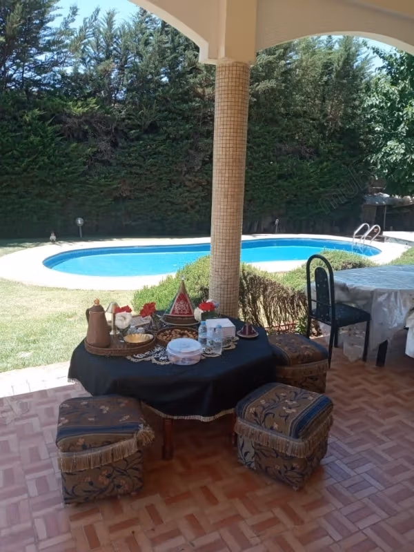 Suntuosa casa en venta en Souissi. Superficie total de 1820 m². Doble acristalamiento y calefacción central
