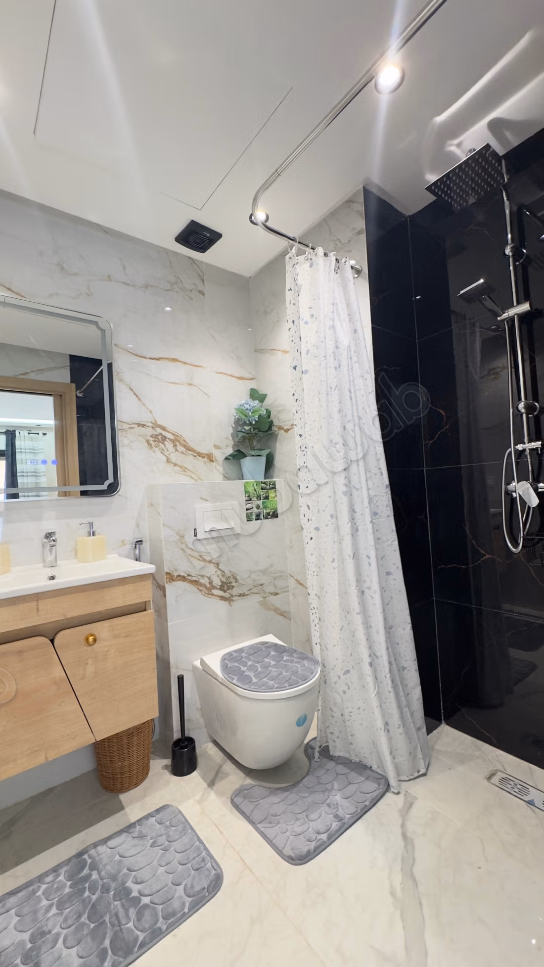Appartamento arredato con 2 camere da letto nuovo in affitto a lungo termine nella residenza Hivernage con piscina