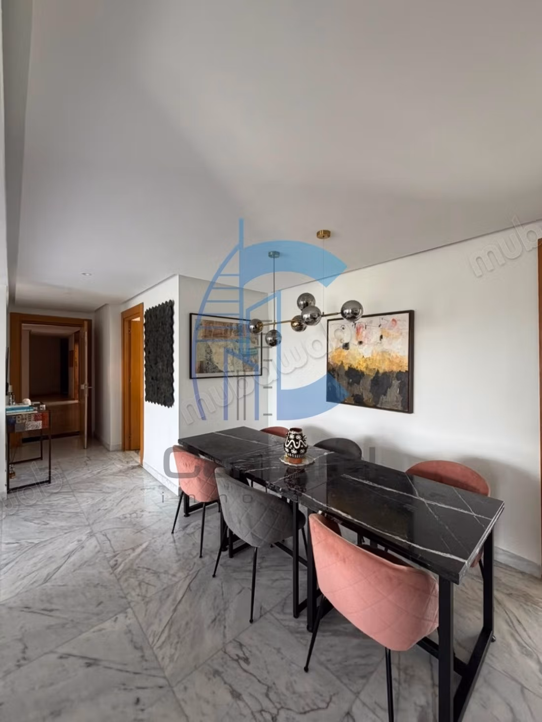 En alquiler - Superbe apartamento con terraza cerca de la Corniche