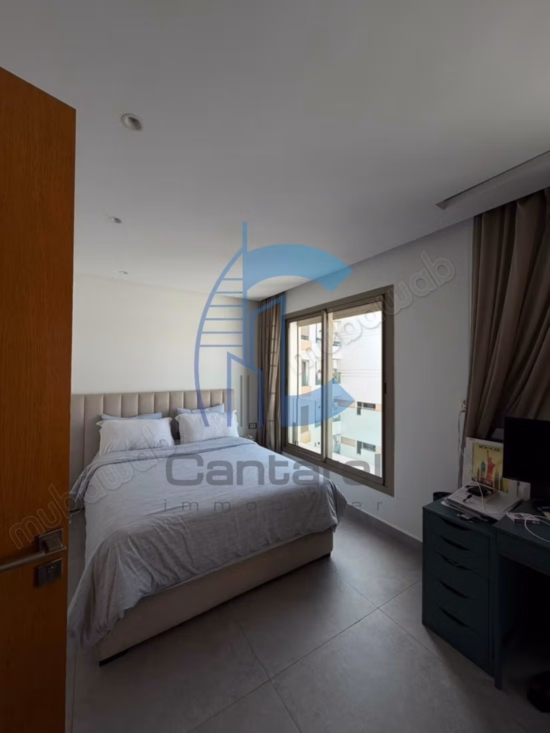 En alquiler - Superbe apartamento con terraza cerca de la Corniche