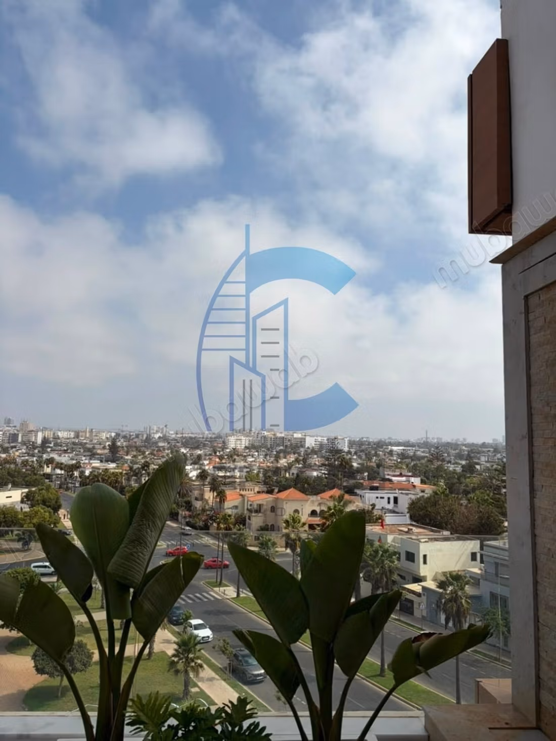 En alquiler - Superbe apartamento con terraza cerca de la Corniche