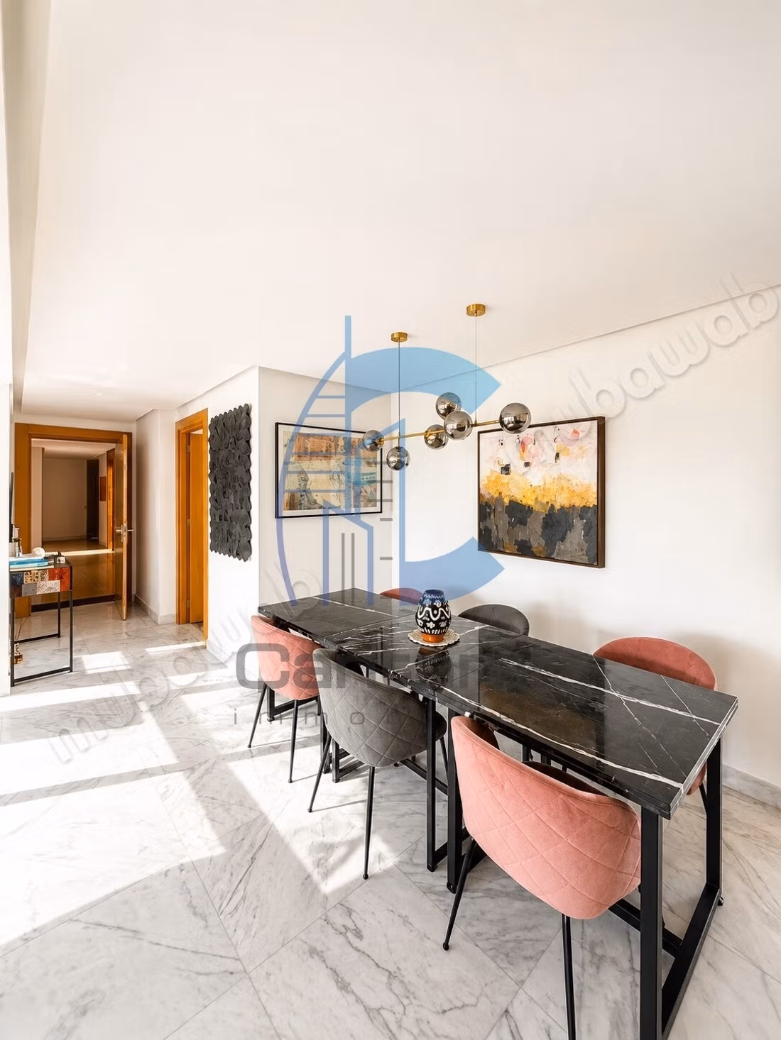 En alquiler - Superbe apartamento con terraza cerca de la Corniche