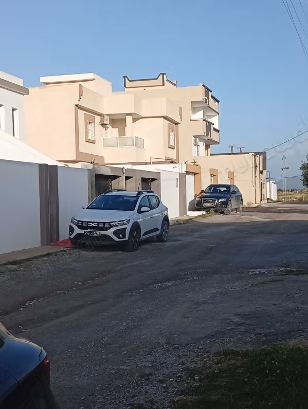 1370 M2 à l'entrée d'Hammamet