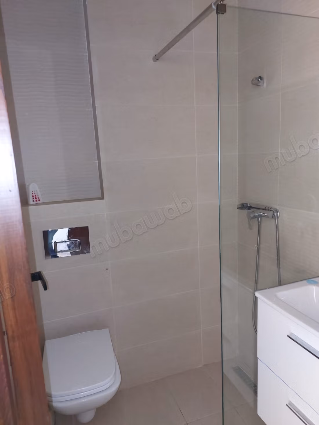 Appartamento per vacanze in affitto a Hay Mohammadi. 3 camere da letto gradevoli. Ascensore e terrazza
