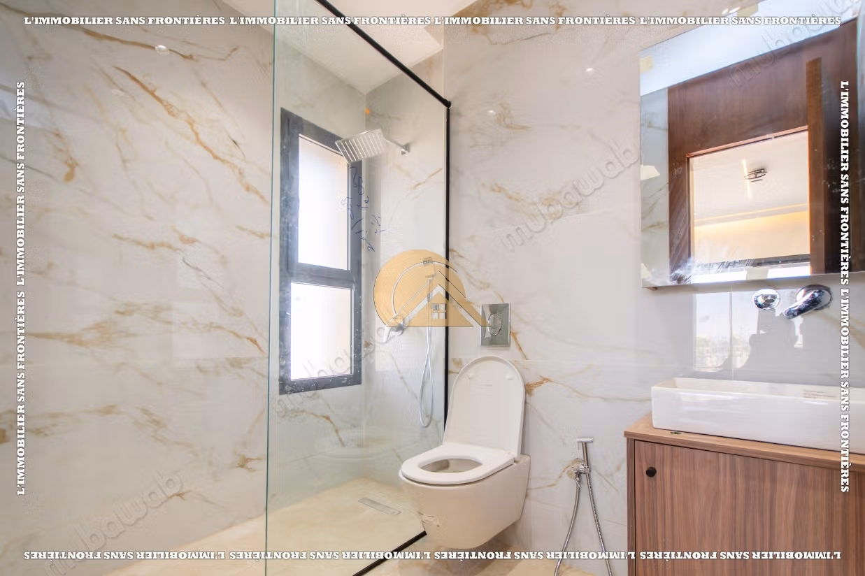 Empty villa with swimming pool and private garden for sale in Targa