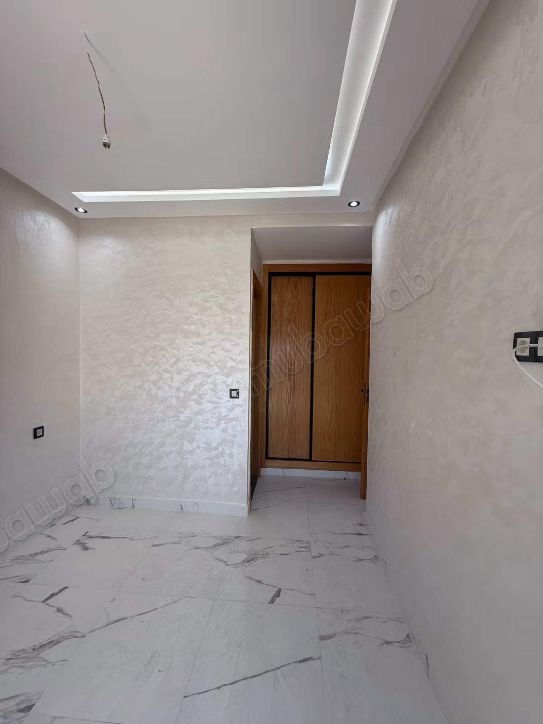 Hermoso apartamento en venta en la playa de Sidi Rahal. 3 habitaciones maravillosas. Puerta sólida y antena satelital