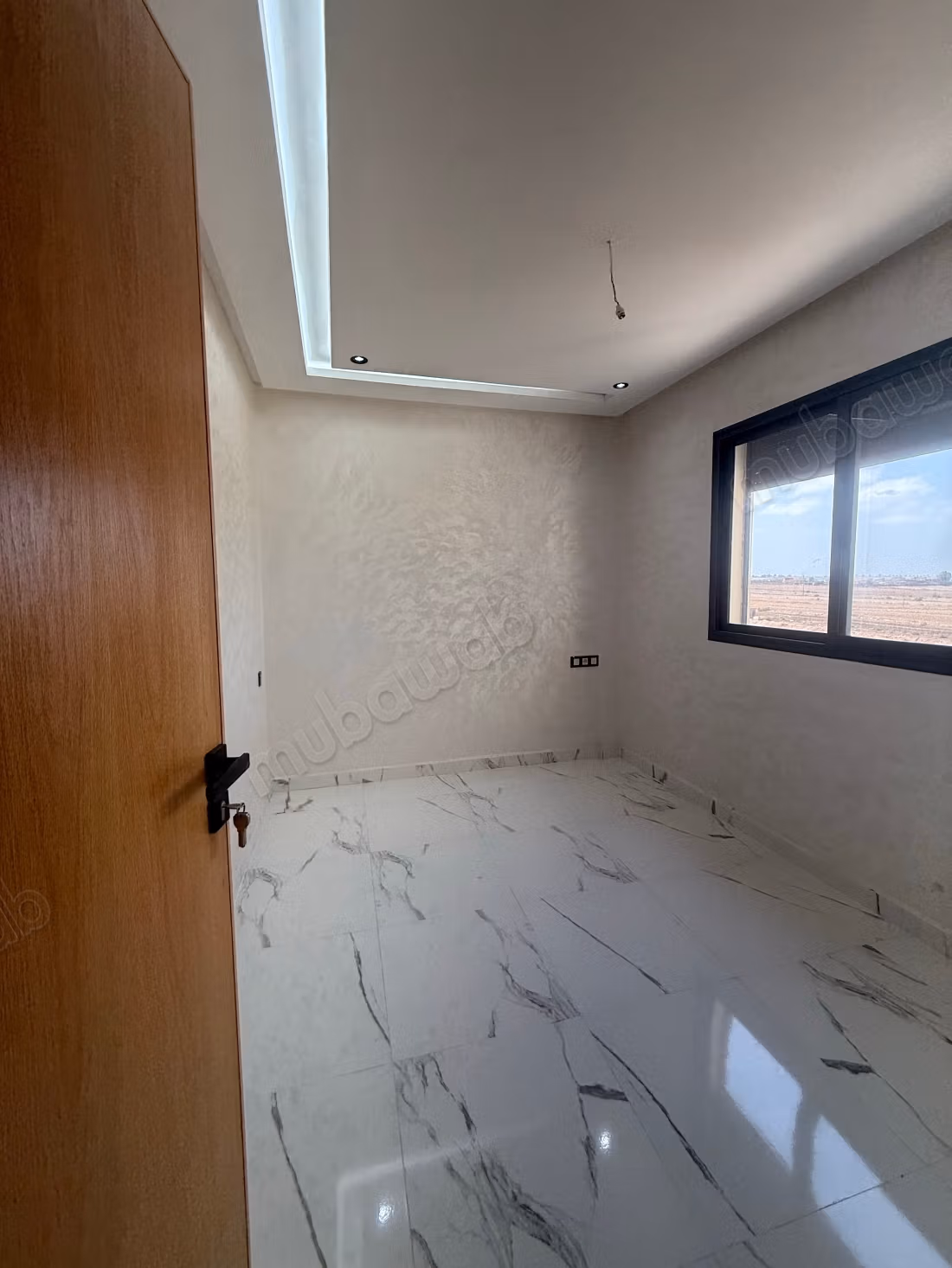 Hermoso apartamento en venta en la playa de Sidi Rahal. 3 habitaciones maravillosas. Puerta sólida y antena satelital