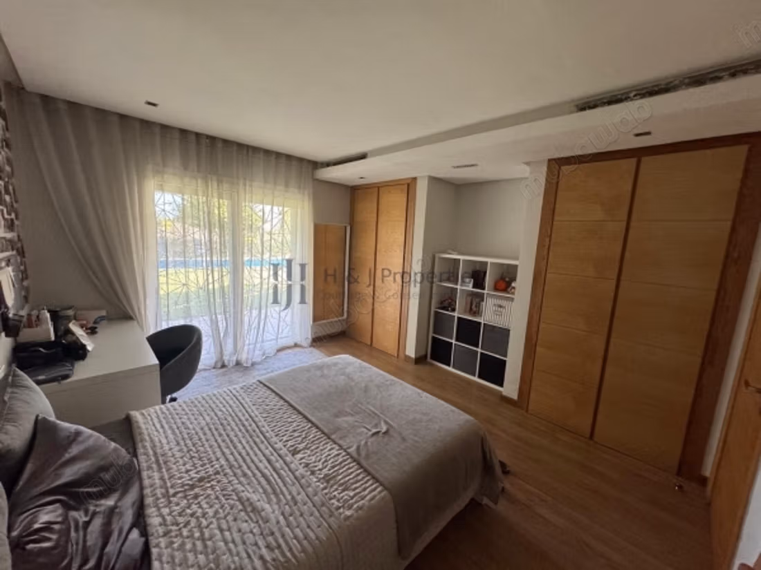 Semi-furnished T5 Villa of 1200m² – Golf Front