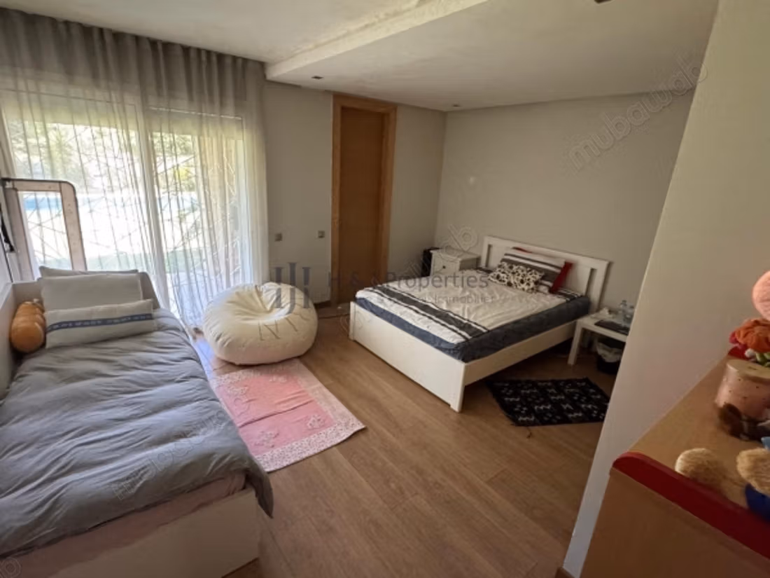 Semi-furnished T5 Villa of 1200m² – Golf Front