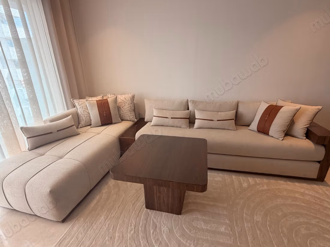 Studio accogliente al piano elevato con terrazza