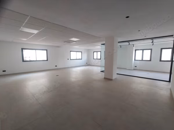In affitto: spazio ufficio di 180m² disponibile per l'affitto, ben situato nel centro città