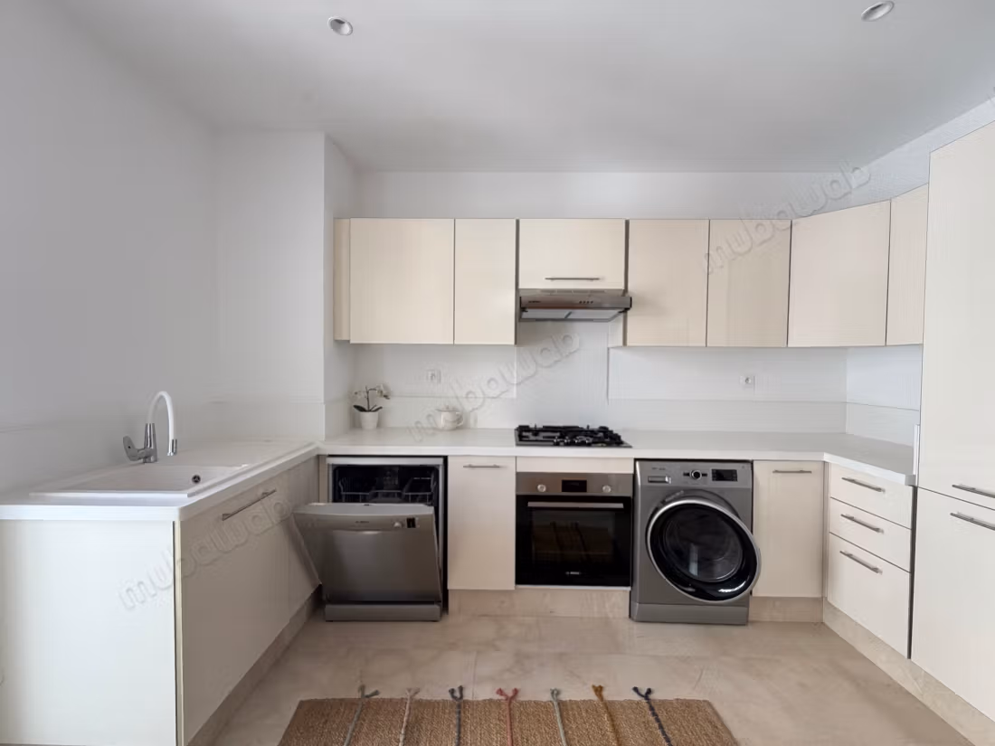 Appartement de deux chambres meublé à CFC à louer