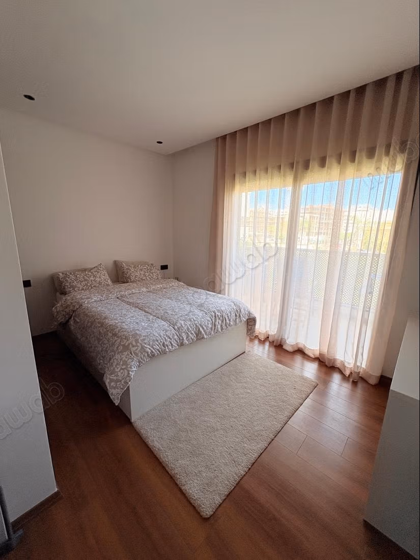 Magnifica appartamento arredato con 3 camere CFC